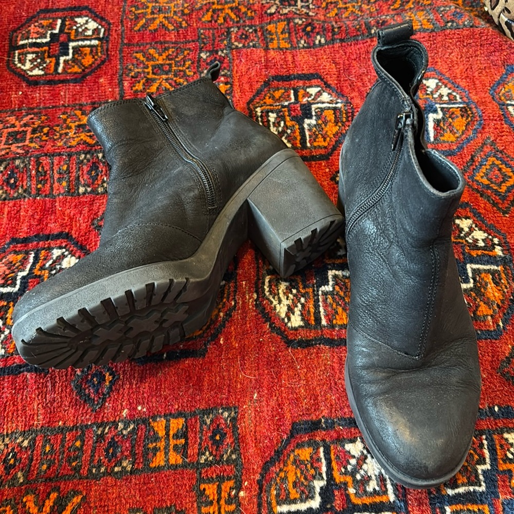 Vagabond Chelsea Boots